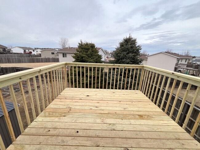 Building Photo - 3 Bed/2 Bath Home w/ Fenced in Yard!