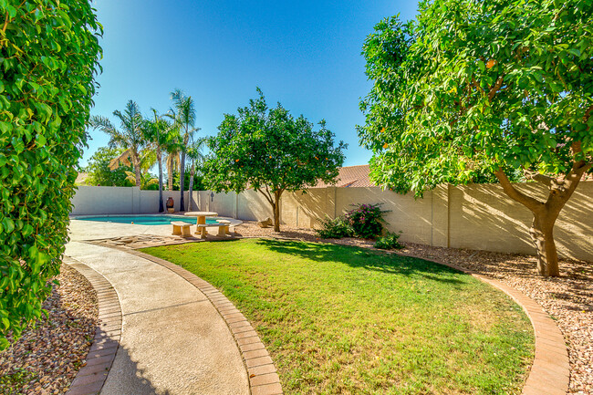 Building Photo - Stunning 5 BR 3 Bath in ideal Scottsdale l...