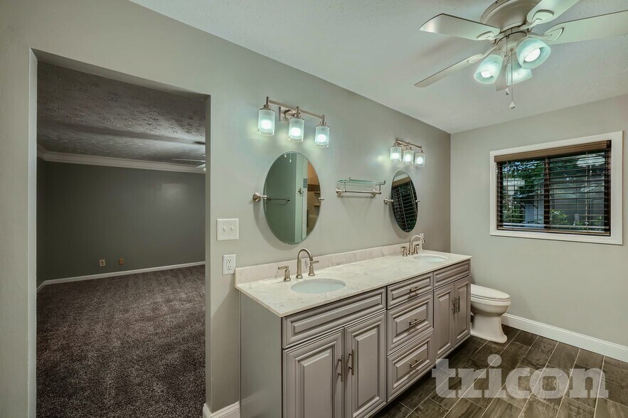 Building Photo - 3944 River Dr SW