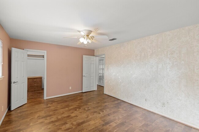 Building Photo - 9106 Sharpview Dr