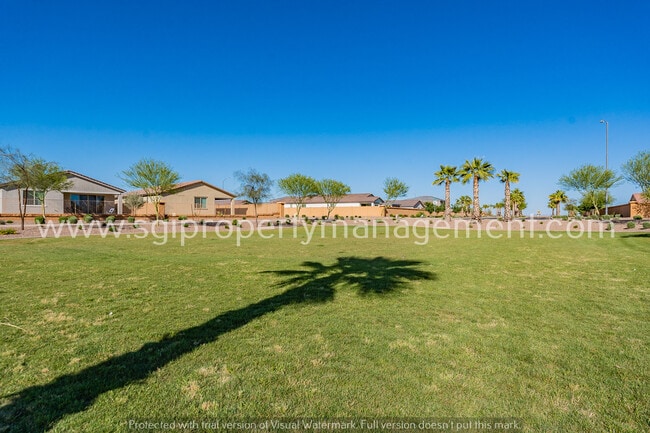 Building Photo - 2038 E Julian Dr