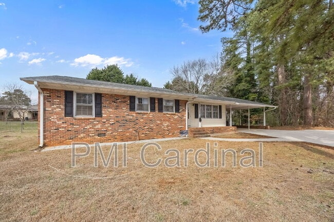 Building Photo - 2616 Redbud Dr