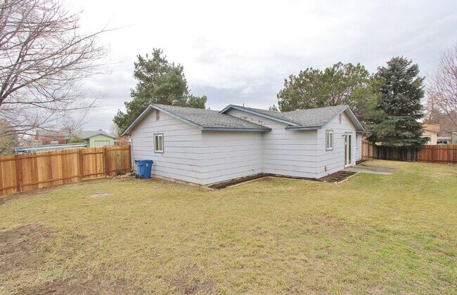 Building Photo - Single-Level Home on Corner Lot