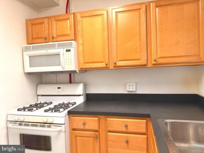 Building Photo - 3211 Ravensworth Pl