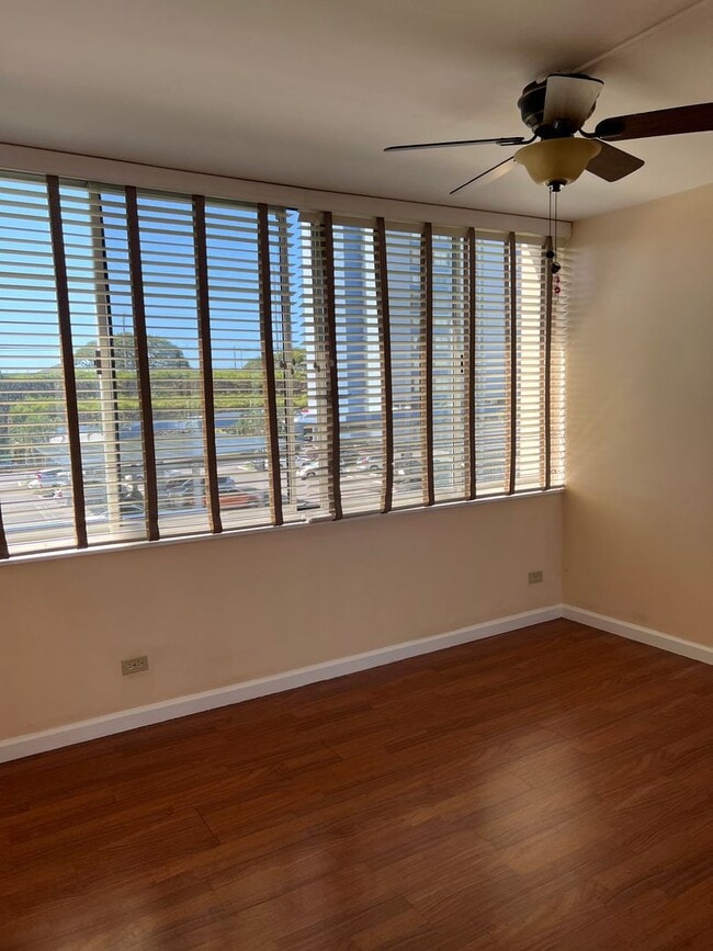 Building Photo - Ocean Vista - Spacious 2 Bedroom 2 Bath 1 ...