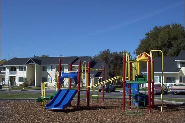 Building Photo - Creekbridge Apartments