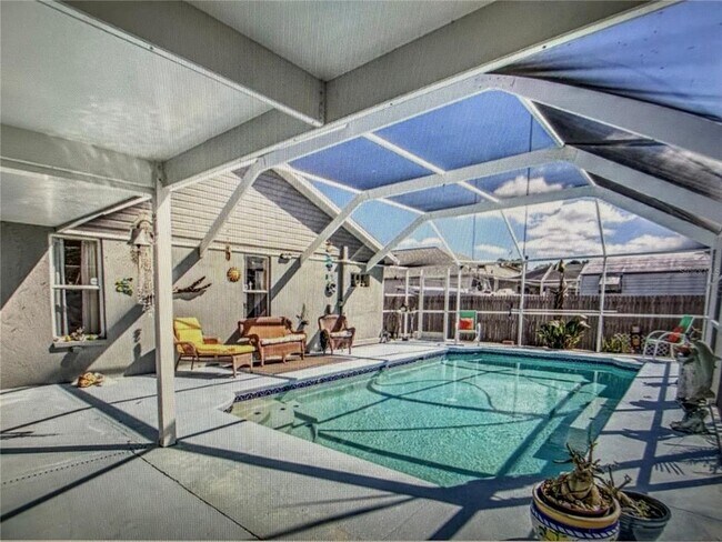 Building Photo - 10457 Crestfield Dr