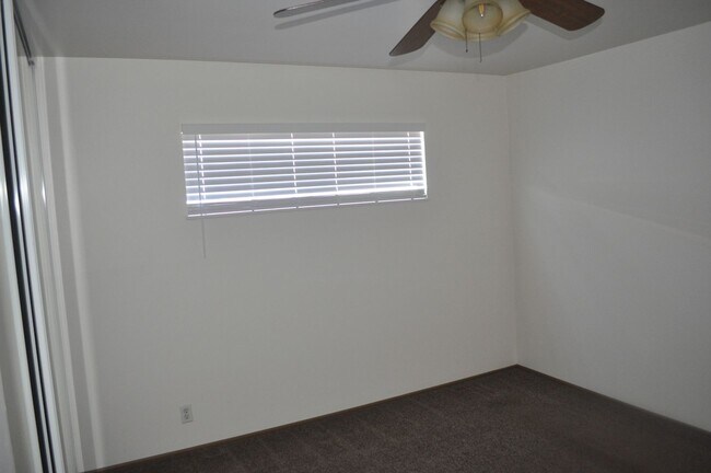 Building Photo - Very affordable Detached Single Family Hom...