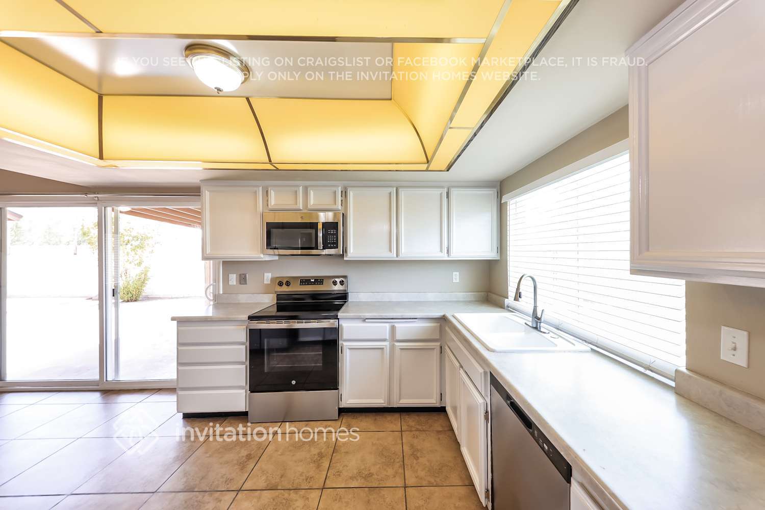 Building Photo - 3340 W Sandra Terrace