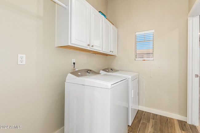 Building Photo - 756 W Citrus Way