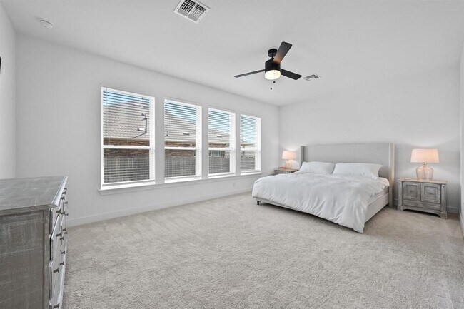 Building Photo - 115 Bamboo Dr