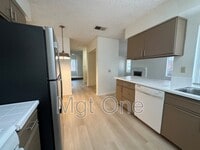 Building Photo - 23575 Parkland Ave