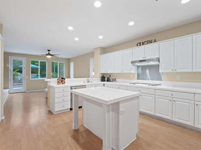 Building Photo - Cozy Stevenson Ranch Home on a Quiet Cul-De-Sac