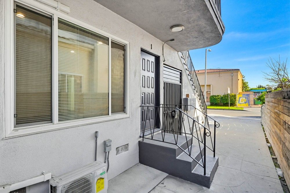 Building Photo - 6065 Pickford Pl