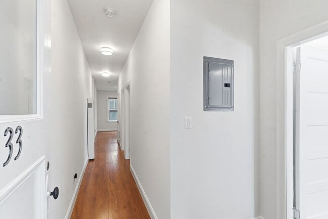 Building Photo - Lovely 2 Bed, 1 Bath Haight Ashbury Flat