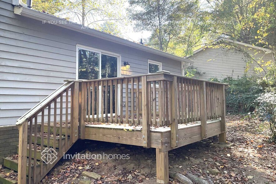 Building Photo - 528 Rockborough Terrace