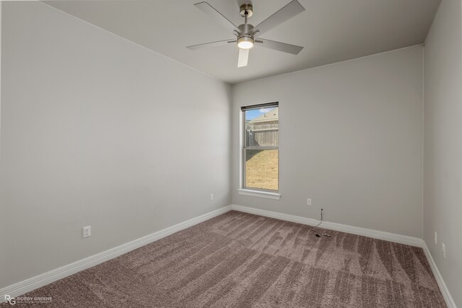 Building Photo - 1141 Green Wood Cir