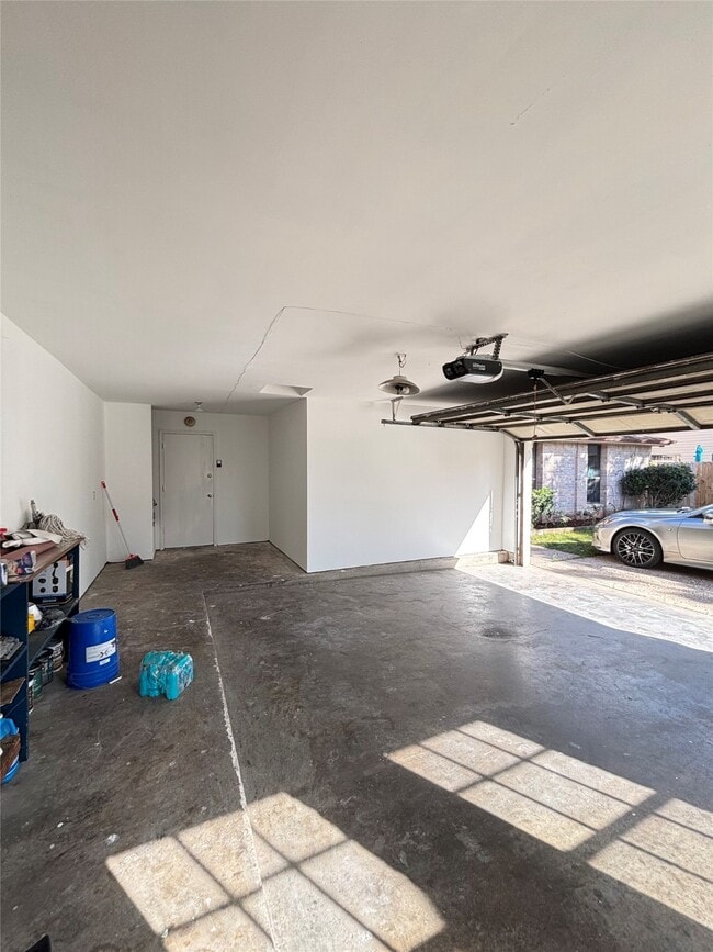 Building Photo - 10006 Hibernia Dr