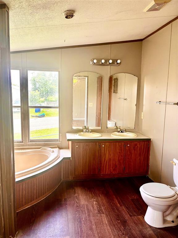 Building Photo - 2515 Oyster Creek Bend