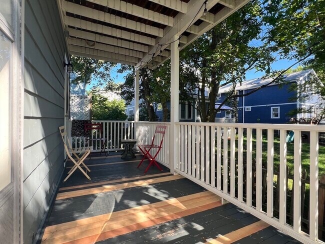 Building Photo - 110 Vassal Ln