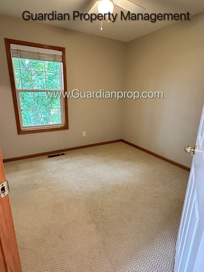 Building Photo - Hopkins Single Family Home, 2 Car Garage, ...