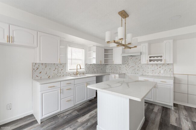 Building Photo - 3 br, 2 bath House - 513 Henry Street