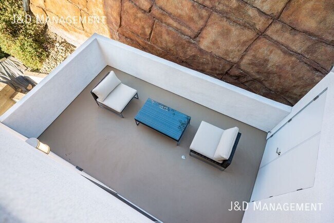 Building Photo - 3333 Reynard Way