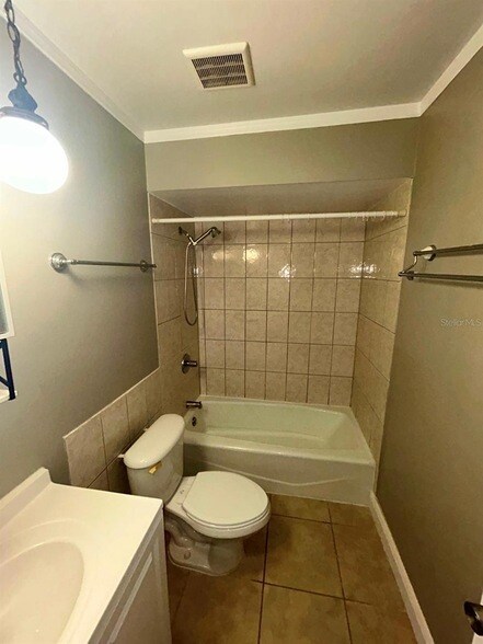 Building Photo - 6525 Manila Palm Way