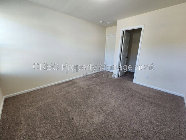 Building Photo - 260 Hyrne Dr