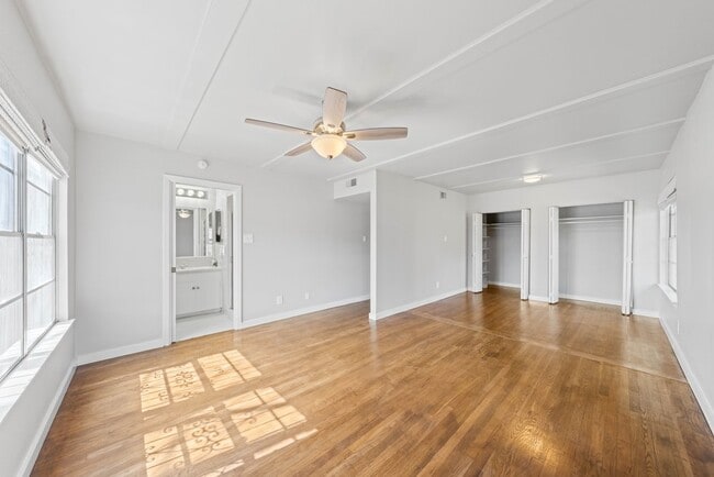 Building Photo - 303 Marquis Ln