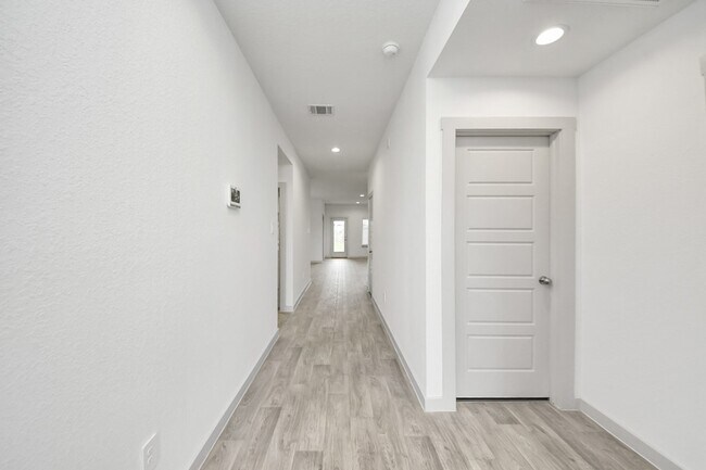 Building Photo - 7803 Golden Rubia Ln