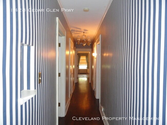 Building Photo - Upscale Cedar Glen Cleveland Condo