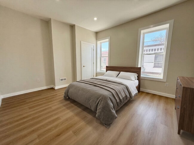 Building Photo - 1729 LeCount St