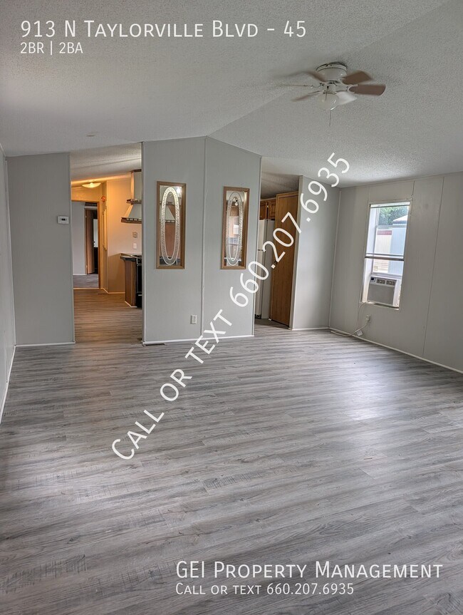 Building Photo - 913 N Taylorville Blvd
