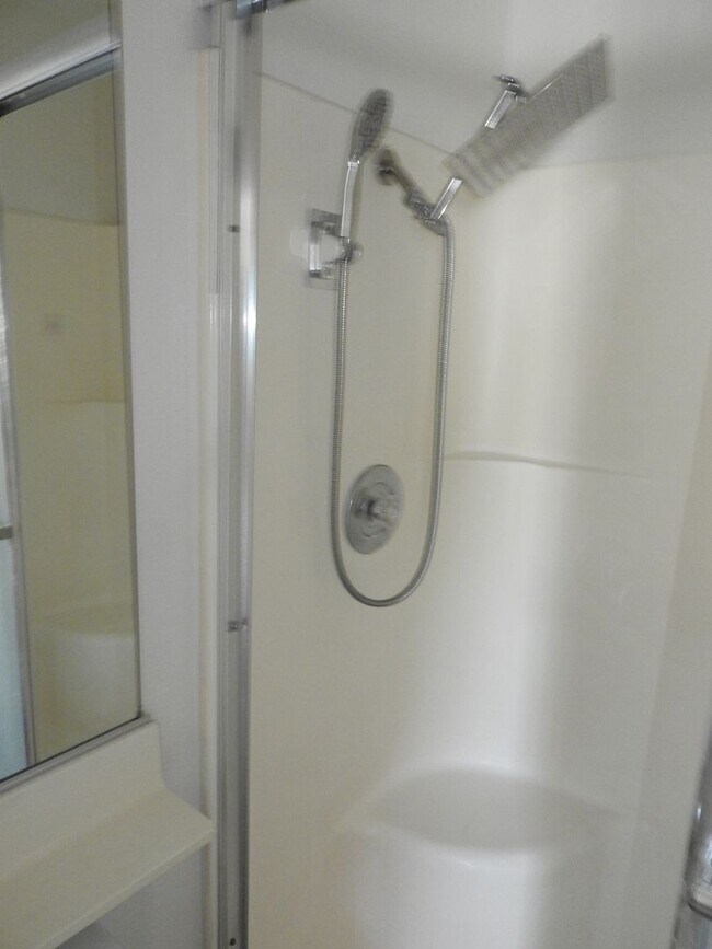 Building Photo - 4845scru