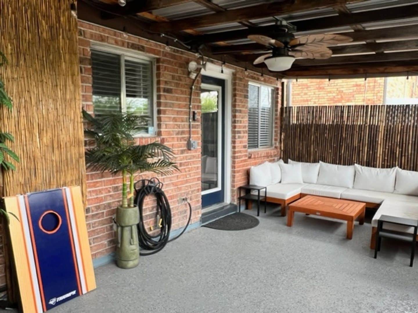 Building Photo - 127 E Silver Sands Dr