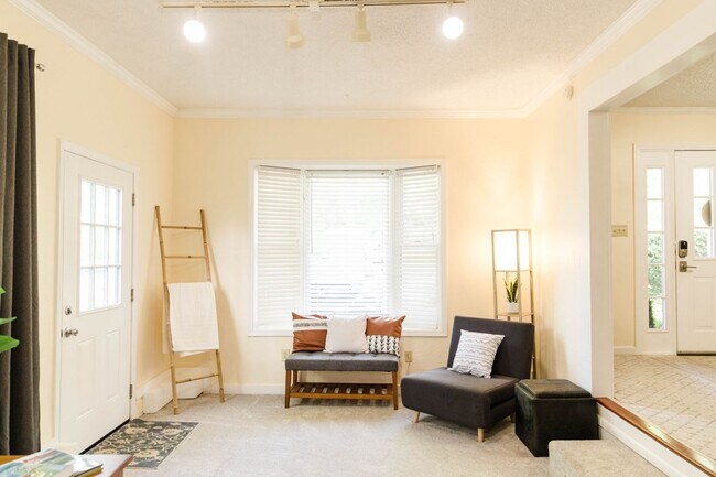 Building Photo - FULLY FURNISHED - Charming 3BR House in Arden