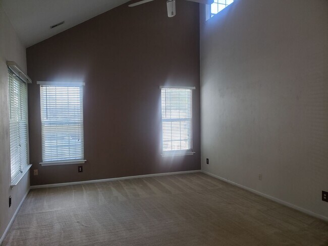 Building Photo - 4115 Bishops Pl