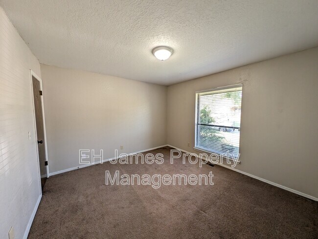 Building Photo - 8440 E 64th Pl