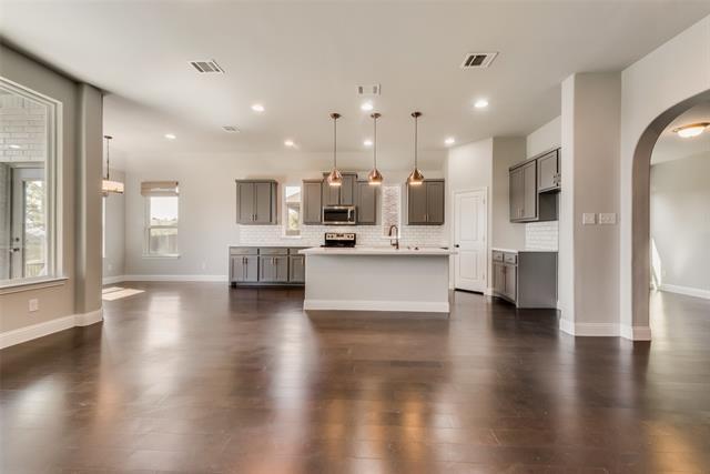 Building Photo - 15404 Pioneer Bluff Trail