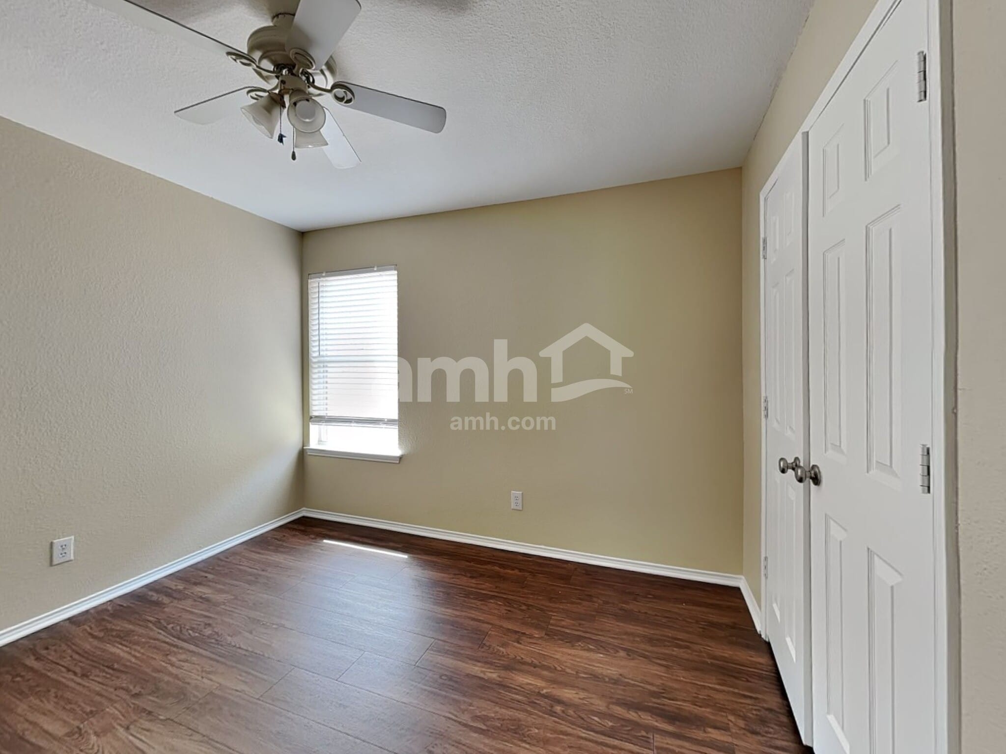 Building Photo - 324 Rock Hill Dr