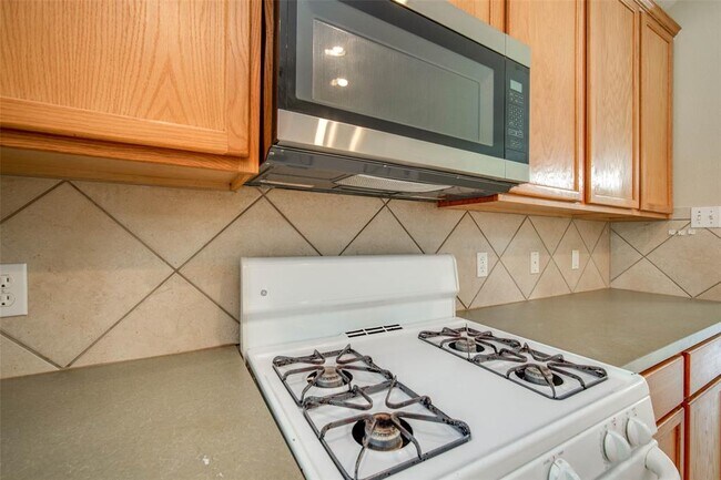 Building Photo - 20214 Sunset Ranch Dr