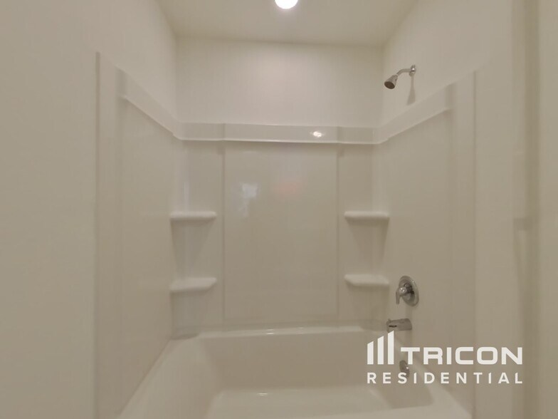 Building Photo - 3072 Dawn Sound Dr