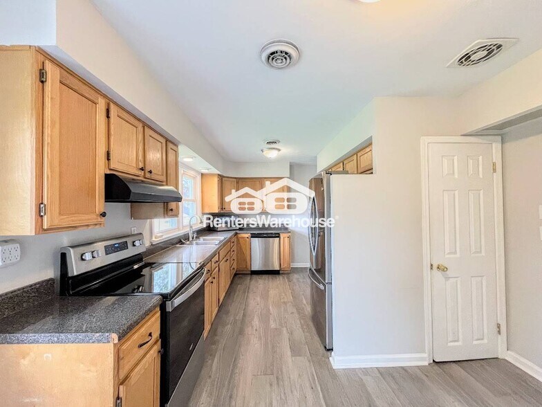 Building Photo - 3032 Belle Haven Dr