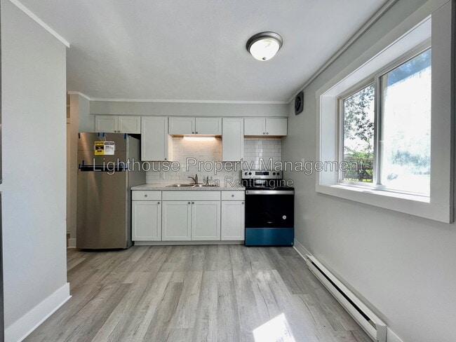 Building Photo - 1480 Carmil Dr