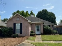 Building Photo - Immaculate East Chase Patio Home