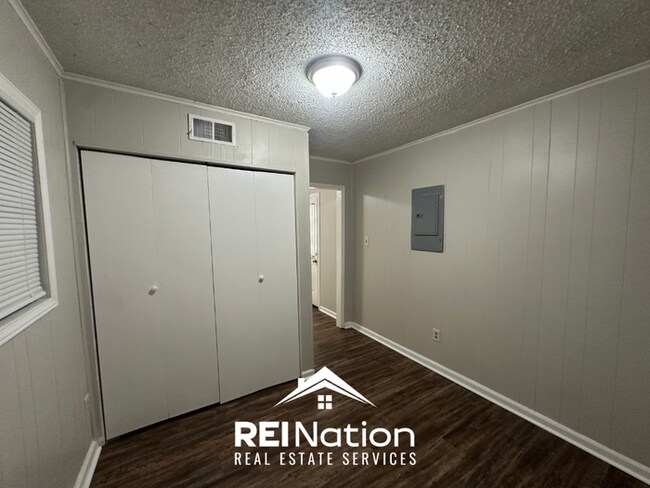 Building Photo - JUST RENOVATED! 4BR/2BA Memphis Stunner | 2-Car Garage & Fenced Yard!
