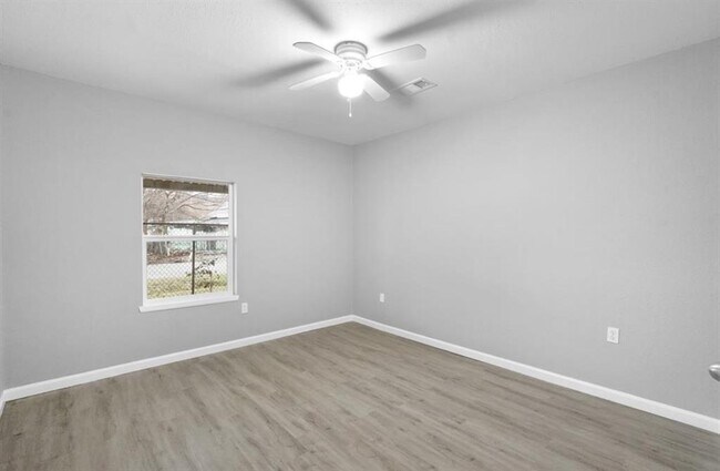 Building Photo - 1301 Roosevelt St