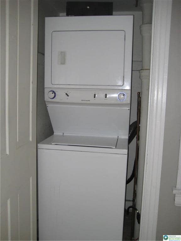 Building Photo - 113 E Broad St