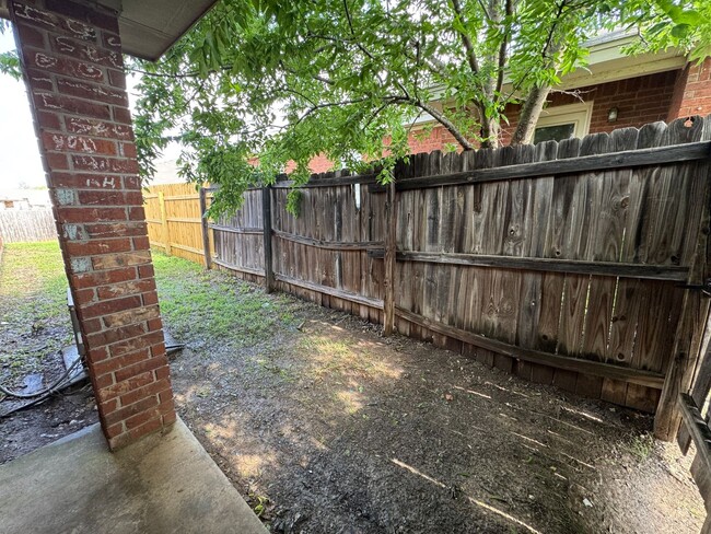 Building Photo - 311 Cedar Ridge Dr